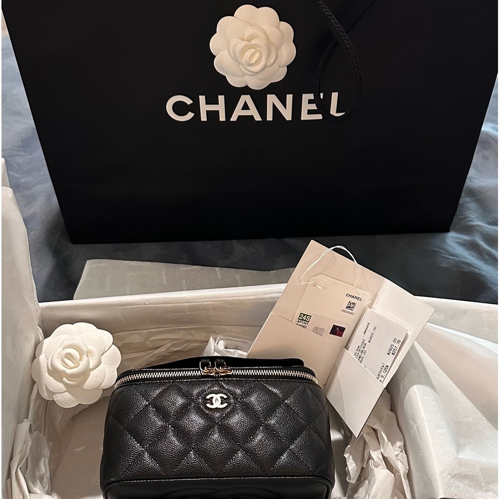 Grained Caviar Clutch 2024